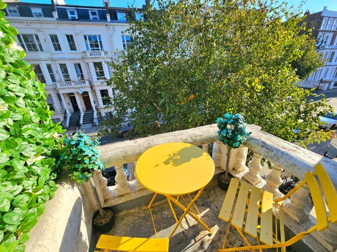 Charming Home With Private Balcony, On 1St Floor, With 2 Bathrooms, 3 Min Walk To Earl'S Court Station ロンドン エクステリア 写真