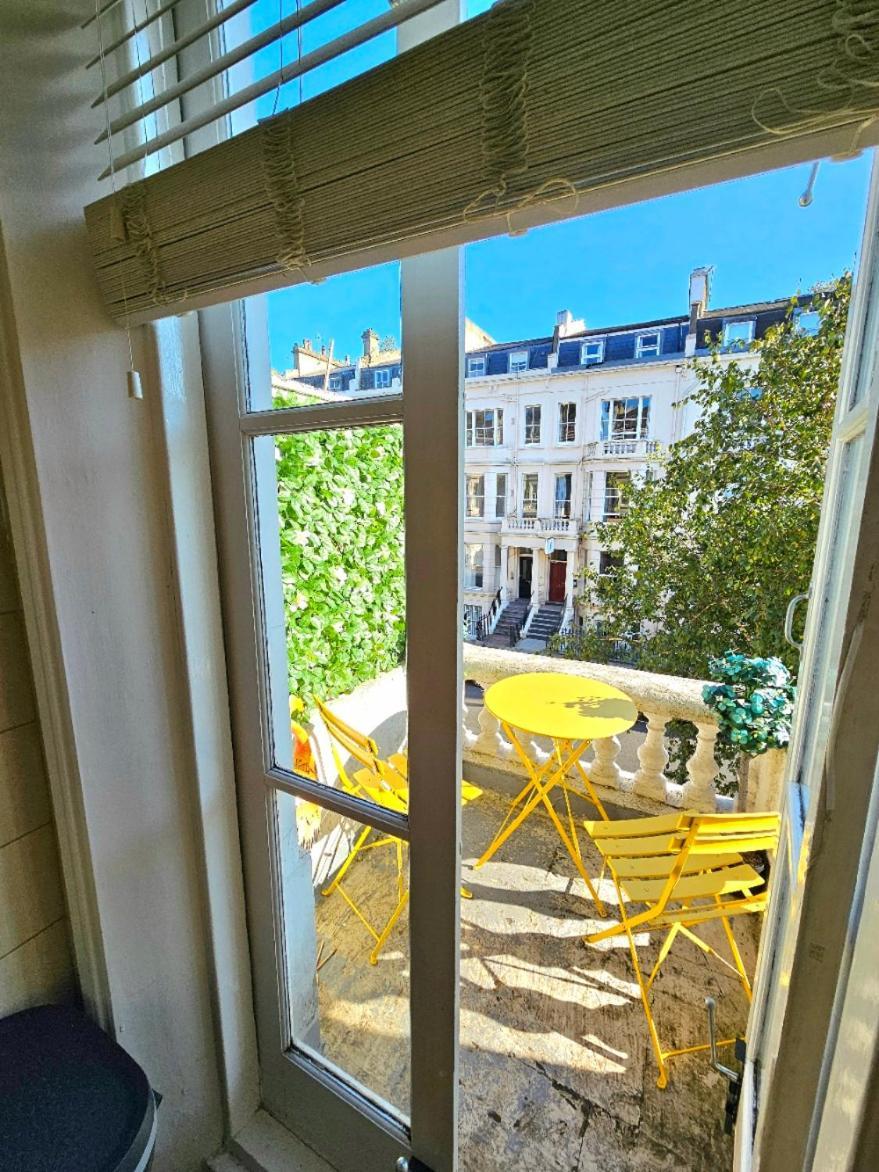 Charming Home With Private Balcony, On 1St Floor, With 2 Bathrooms, 3 Min Walk To Earl'S Court Station ロンドン エクステリア 写真