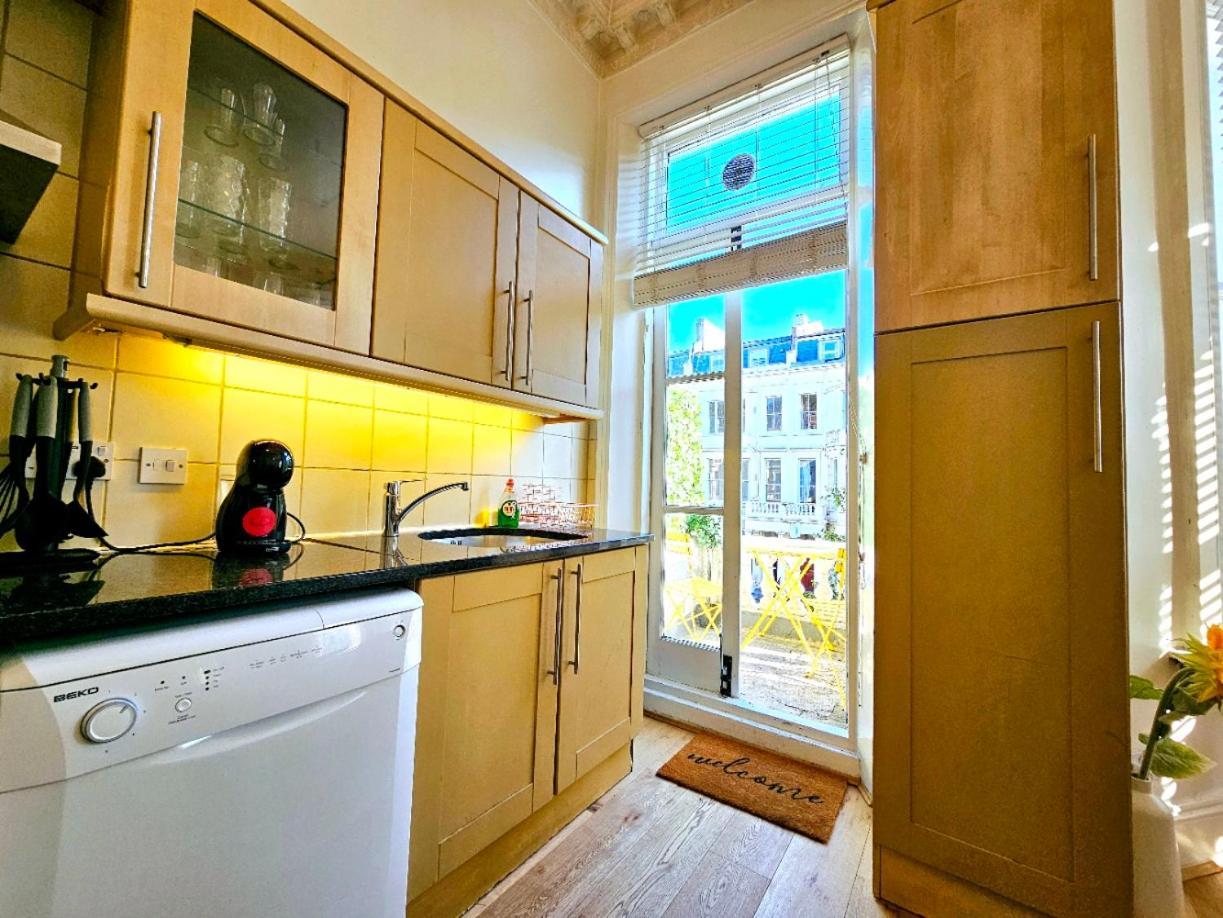 Charming Home With Private Balcony, On 1St Floor, With 2 Bathrooms, 3 Min Walk To Earl'S Court Station ロンドン エクステリア 写真